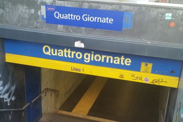 Uomo tenta suicidio e muore in ospedale, Linea 1 della metro bloccata a Napoli