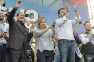 Berlusconi contro gli alleati: “Salvini e Meloni mai premier”, ma poi smentisce…
