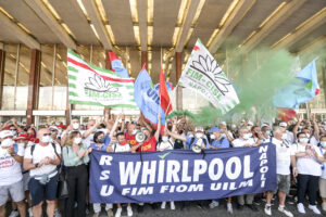 Vertenza Whirlpool, la politica del non fare ha devastato Napoli Est Vertenza Whirlpool, la politica del non fare ha devastato Napoli Est