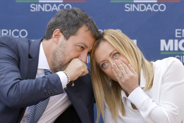 Salvini, la condanna dell’invasione Russa ‘all’acqua di rose’: anche la Meloni lo supera nello stroncare le mire di Putin