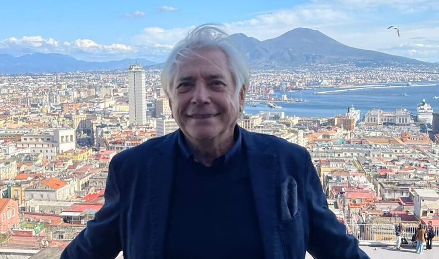 Nino D’Angelo si racconta: “Se nasci con poco la prima cosa che impari è l’accontentarti”