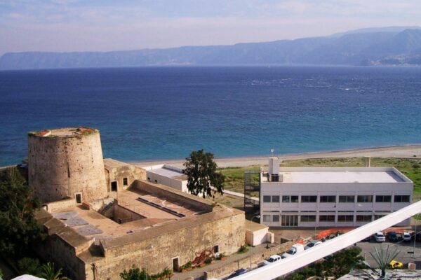 Sviluppo locale sostenibile e green: per i suoi 10 anni la Fondazione di Comunità di Messina sperimenta le bioplastiche