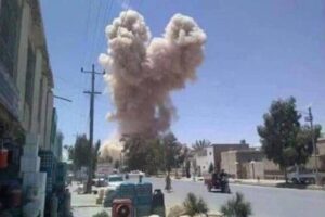 Afghanistan, strage in una moschea: kamikaze si fa esplodere a Kandahar