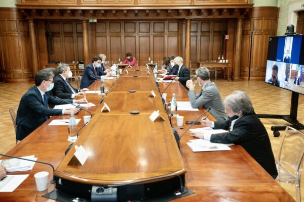 Reddito di cittadinanza ‘tagliato’, addio al cashback e Quota 102 per il 2022: la manovra in Cdm