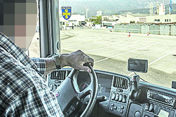 Multa record per un camionista ‘stacanovista’: alla guida per 20 ore di fila riceve un ‘conto’ da 27mila euro