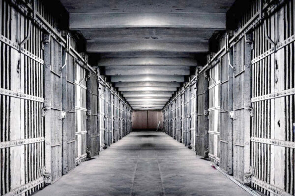 Più politiche sociali e riforma del carcere per un Paese con meno eroi ma migliore