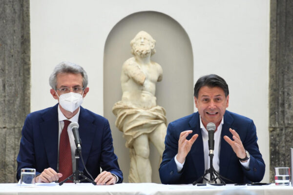 Il disastro dei 5 Stelle in Campania, in 4 anni bruciati i voti di protesta: a settembre il bagno di sangue