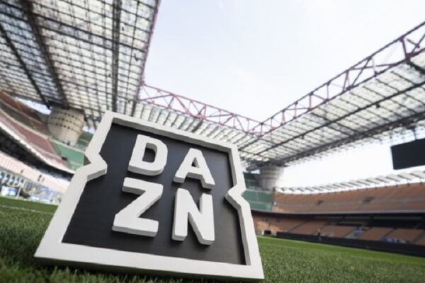 Abbonamento condiviso, marcia indietro di Dazn: “Nessun cambio a stagione in corso”