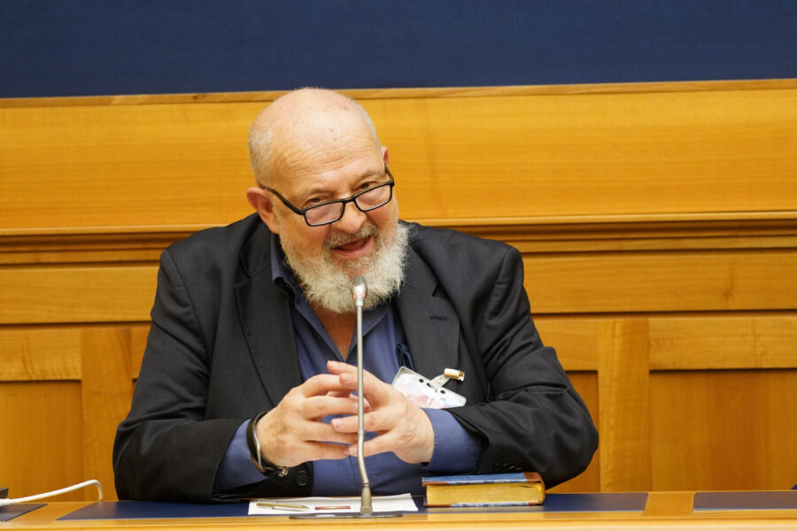 Intervista a Franco Cardini: “Centrodestra affossato da un regolamento di conti”