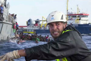 La febbre di Gennaro, recensione del film di Daniele Cini tra Salinger e un Sisifo felice