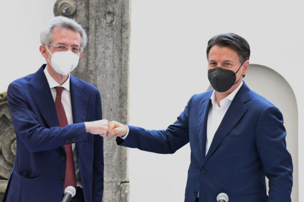 Patto per Napoli, spariscono i partiti e Manfredi resta solo