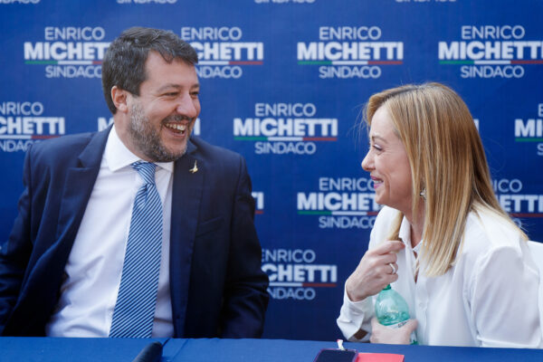 È iniziata la caduta delle destre, e torna a soffiare vento di centro È iniziata la caduta delle destre, e torna a soffiare vento di centro