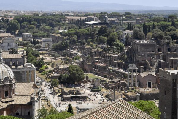 Foto Fabrizio Corradetti / LaPresse
11/08/2017 Roma (Italia)
Terrazza del Vittoriano
Nella foto: Veduta dalla terrazza del Vittoriano dei Fori Imperiali
Ph Fabrizio Corradetti / LaPresse
11/08/2017 Rome (Italy)
Terrazza del Vittoriano
In the pic: Veduta dalla terrazza del Vittoriano dei Fori Imperiali Foto Fabrizio Corradetti / LaPresse
11/08/2017 Roma (Italia)
Terrazza del Vittoriano
Nella foto: Veduta dalla terrazza del Vittoriano dei Fori Imperiali
Ph Fabrizio Corradetti / LaPresse
11/08/2017 Rome (Italy)
Terrazza del Vittoriano
In the pic: Veduta dalla terrazza del Vittoriano dei Fori Imperiali