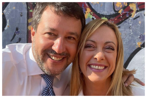 Salvini e Meloni, selfie per le telecamere ma la coalizione è spaccata: “Governeremo insieme”