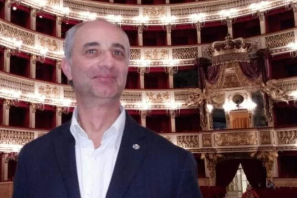 Lutto al Teatro San Carlo, è morto il direttore di palcoscenico Salvatore Giannini: “Ha lavorato fino all’ultimo”