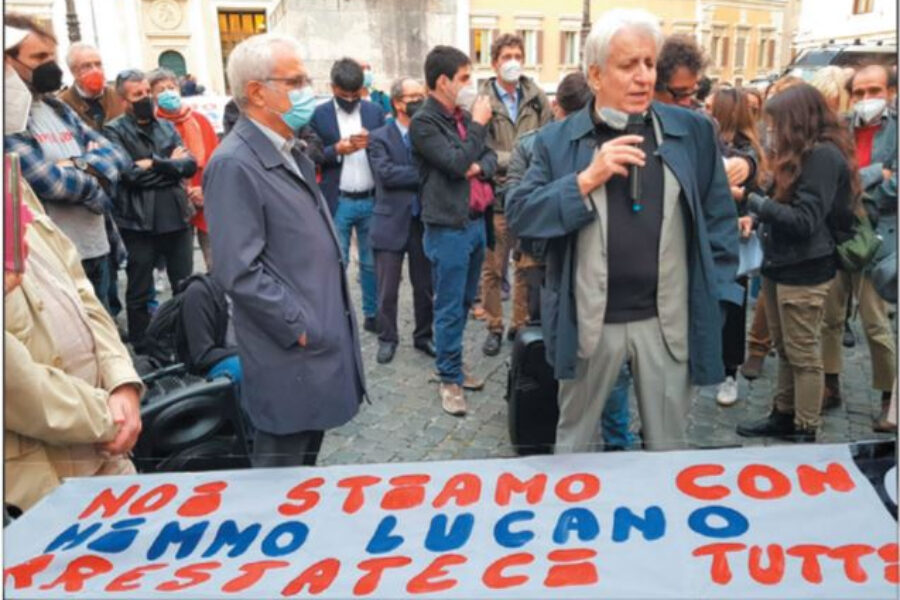 “Modello Mimmo. L’abuso di umanità non è reato”, il sit-in per Lucano