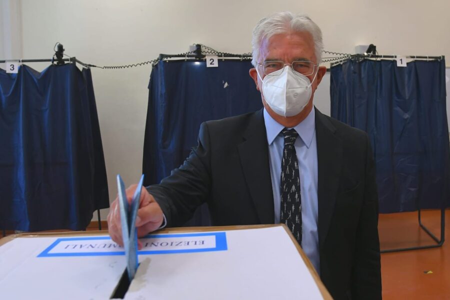 Foto da Facebook Vincenzo Napoli)