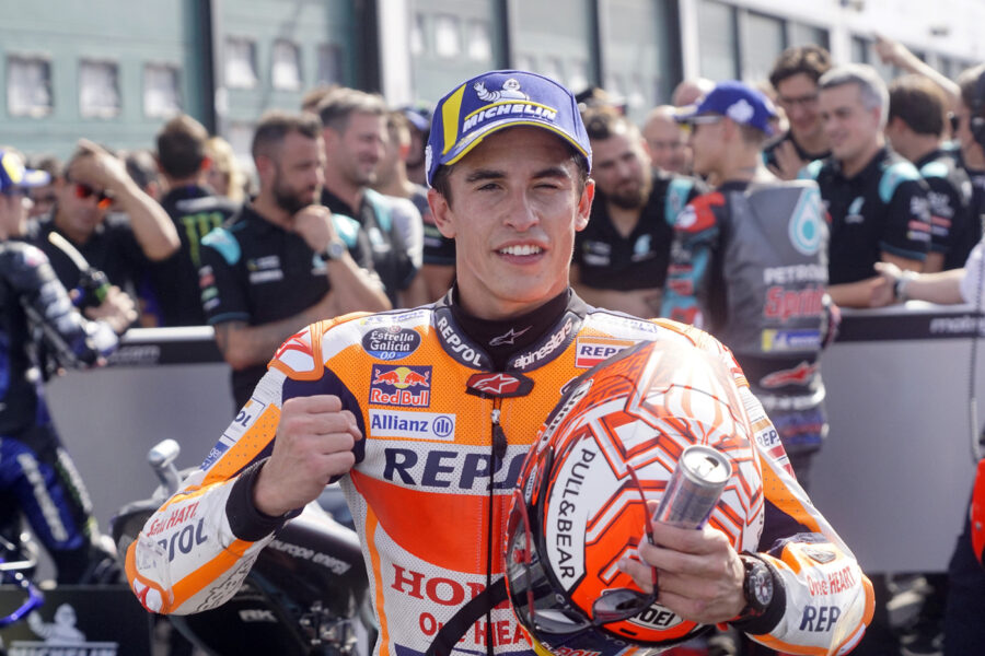Cos’è la diplopia, il disturbo agli occhi che ha colpito il pilota Marc Marquez: stagione finita