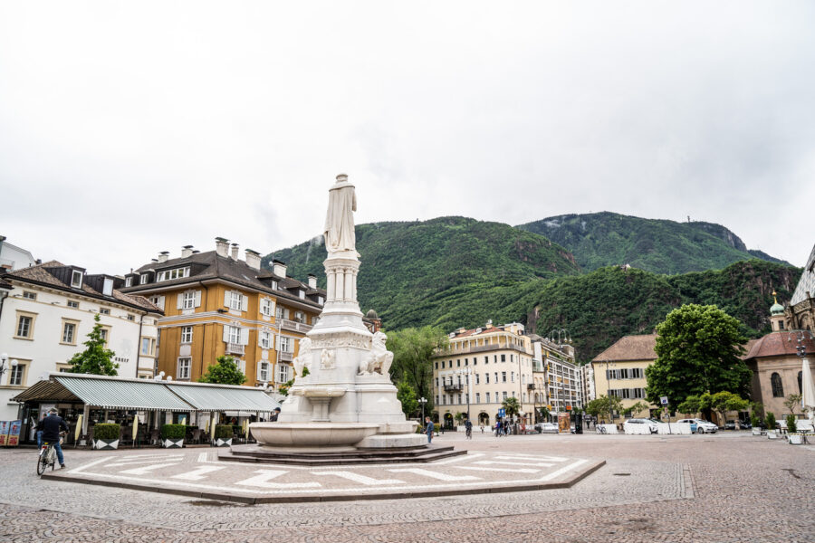 Zone rosse, tornano le restrizioni e il coprifuoco: in Alto Adige incubo Covid, bar e ristoranti chiusi alle 18