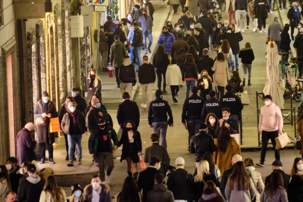 Coronavirus, l’allarme per gli under 12: “Aumenta la circolazione, zone gialle se cresce l’incidenza dei casi”