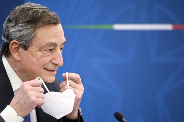 Foto Riccardo Antimiani/POOL Ansa/LaPresse
08-04-2021 Roma, Italia
Politica
Conferenza stampa del Presidente Draghi presso la Sala Polifunzionale della Presidenza del Consiglio.
Nella foto: Mario Draghi
Photo Riccardo Antimiani/POOL Ansa/LaPresse
April 08, 2021 Rome, ItalyPolitics
Italian Prime Minister, Mario Draghi, attends a press conference on vaccination plan to fight Covidf-19 pandemic.
In the pic: Mario Draghi Foto Riccardo Antimiani/POOL Ansa/LaPresse
08-04-2021 Roma, Italia
Politica
Conferenza stampa del Presidente Draghi presso la Sala Polifunzionale della Presidenza del Consiglio.
Nella foto: Mario Draghi
Photo Riccardo Antimiani/POOL Ansa/LaPresse
April 08, 2021 Rome, ItalyPolitics
Italian Prime Minister, Mario Draghi, attends a press conference on vaccination plan to fight Covidf-19 pandemic.
In the pic: Mario Draghi