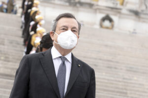 Foto Filippo Attili/Palazzo Chigi/LaPresse02-06-2021 Roma – ItaliaPoliticaFesta Nazionale della Repubblica, Mario Draghi alle celebrazioni all’Altare della PatriaDISTRIBUTION FREE OF CHARGE – NOT FOR SALE – Obbligatorio citare la fonte LaPresse/Palazzo Chigi/Filippo Attili