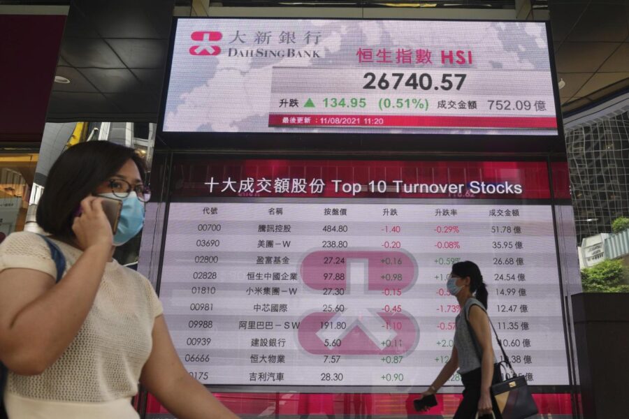 “Chi non si è vaccinato dovrà pagarsi le cure per guarire dal covid-19”, la linea dura di Singapore contro i No Vax