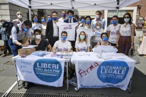 Primo suicidio assistito autorizzato in Italia, Mario il primo malato a ottenere il via libera