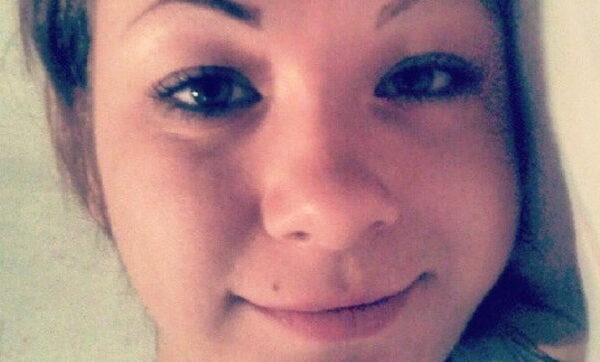 “Vado a fumare una sigaretta”, dramma al matrimonio: sorella sposa travolta e uccisa da auto “Vado a fumare una sigaretta”, dramma al matrimonio: sorella sposa travolta e uccisa da auto