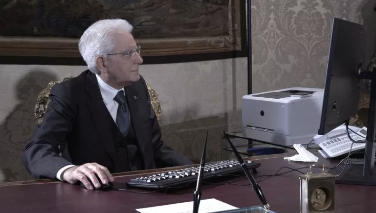 Come funziona l’anagrafe digitale, il servizio per ottenere i certificati gratis: Mattarella il primo a usarlo