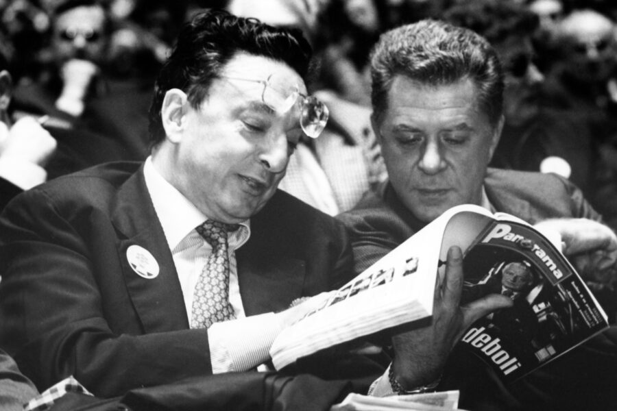 Foto LaPresse Torino/Sergio Pozzi
Storico
1996
Gianni De Michelis
Gianni De Michelis (Venezia, 26 novembre 1940) è un politico italiano.
nella foto: Gianni De Michelis e Giulio Di Donato

Photo LaPresse Turin/Sergio Pozzi
Hystory
1996
Gianni De Michelis
in the photo: Gianni De Michelis