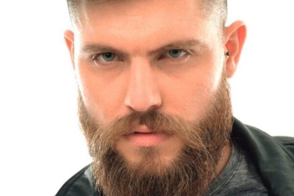 Sbalzato dalla moto si schianta contro un bus, Giuseppe Noschese morto tragicamente: “Sarai l’angelo più bello e muscoloso”