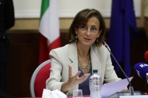 Jungla intercettazioni: senza gara, bandi e limite di spese ognuno fa come gli pare