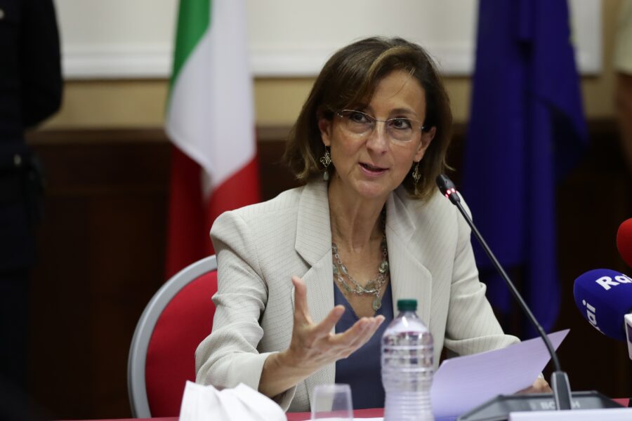 Jungla intercettazioni: senza gara, bandi e limite di spese ognuno fa come gli pare