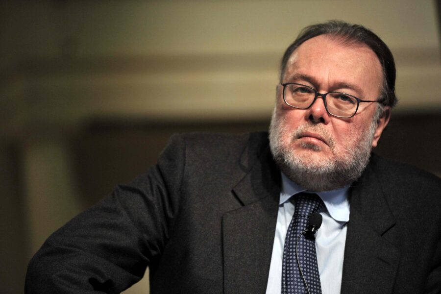 Intervista a Claudio Petruccioli: “Una grande coalizione per confermare l’asse Draghi-Mattarella”