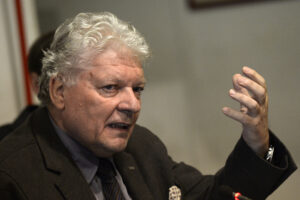 Mafia e politica: quelle banalità dell’archimandrita riverito dalla tv Mafia e politica: quelle banalità dell’archimandrita riverito dalla tv