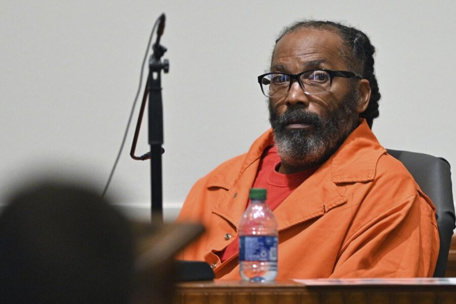 In carcere ingiustamente per 43 anni, Kevin Strickland torna libero dopo la condanna all’ergastolo per triplice omicidio