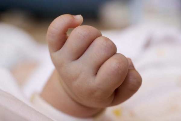 La tragedia del piccolo Giuseppe, stroncato a 5 mesi dal virus sinciziale: “Non ha retto all’intubazione”