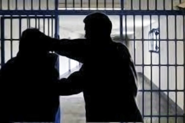 Muore in carcere ma nessuno se ne accorge: cadavere nascosto dal killer per due giorni sotto un lenzuolo