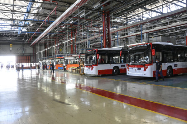 STABILIMENTO INDUSTRIA ITALIANA AUTOBUS FLUMERI PULLMAN BUS AUTOBUS OPERAIO OPERAI IIA PRODUZIONE ANM AZIENDA NAPOLETANA MOBILITA’