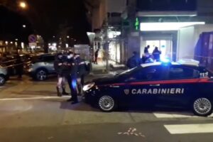 Carabiniere ferito durante colpo in farmacia, si costituisce un rapinatore: ha solo 16 anni