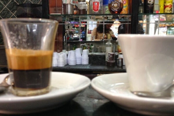 Va al bar e confessa all’amico: “Ho ucciso mamma”