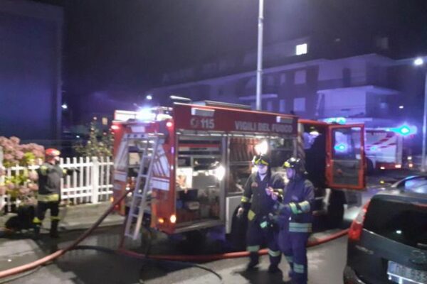 Scoppio in palazzina nel Torinese, un ferito è gravissimo