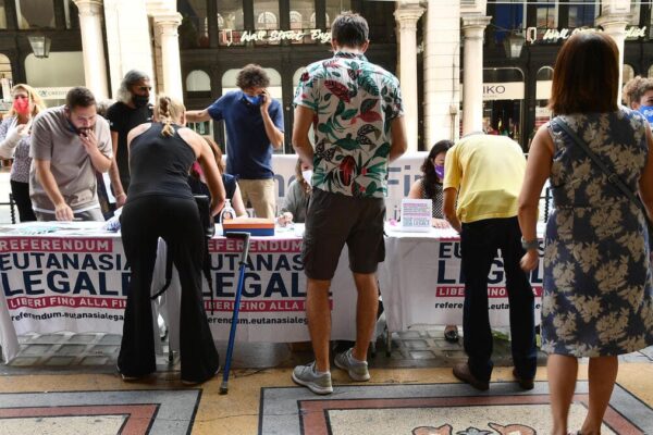 Referendum su giustizia, eutanasia e cannabis: oltre 4 milioni di firme raccolte Referendum su giustizia, eutanasia e cannabis: oltre 4 milioni di firme raccolte