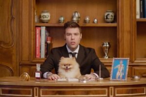 Fedez, niente ingresso in politica: la ‘discesa in campo’ è solo per promuovere il nuovo album