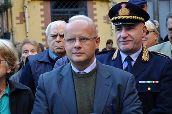 Degrado a Napoli Est, parla il presidente Fucito: “A Chiaia telecamere contro la movida, a Ponticelli si spara e non ce ne sono…” Degrado a Napoli Est, parla il presidente Fucito: “A Chiaia telecamere contro la movida, a Ponticelli si spara e non ce ne sono…”