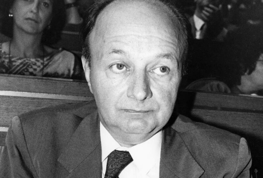 Foto LaPresse Torino/Archivio storicoStorico26/06/1992Cervetti GianniGiovanni ‘Gianni’ Cervetti (Milano, 12 settembre 1933) è un politico italiano, esponente del Partito Comunista Italiano e parlamentare europeo.nella foto: Cervetti Gianni inquisito per il "caso tangenti".Photo LaPresse Turin/Archives historicalHystory26/06/1992Cervetti Gianniin the photo: Cervetti Gianni