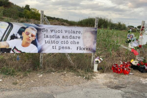 Muore in un incidente in moto a 20 anni, la madre: “Cerco testimoni. Aiutatemi”