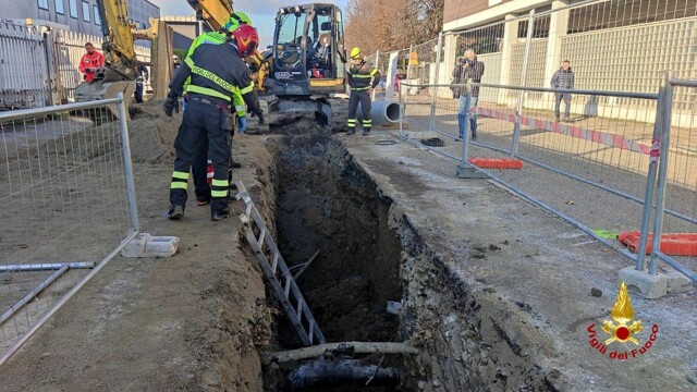 Schiacciato e sepolto sotto due metri di terra, la tragica morte in cantiere di Fabrizio