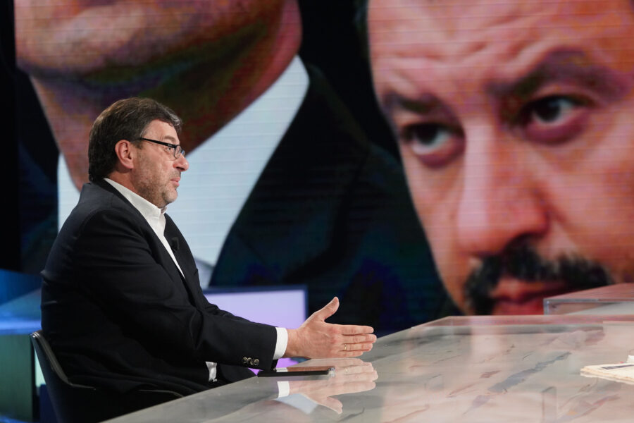 GIANCARLO GIORGETTI LEGA, SULLO SFONDO MATTEO SALVINI